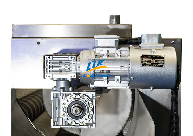 Brush-Roller-Peeling-And-Cleaning-Machine10
