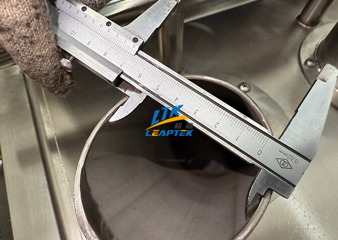 Downward-Pressure-Slicing-Machine06